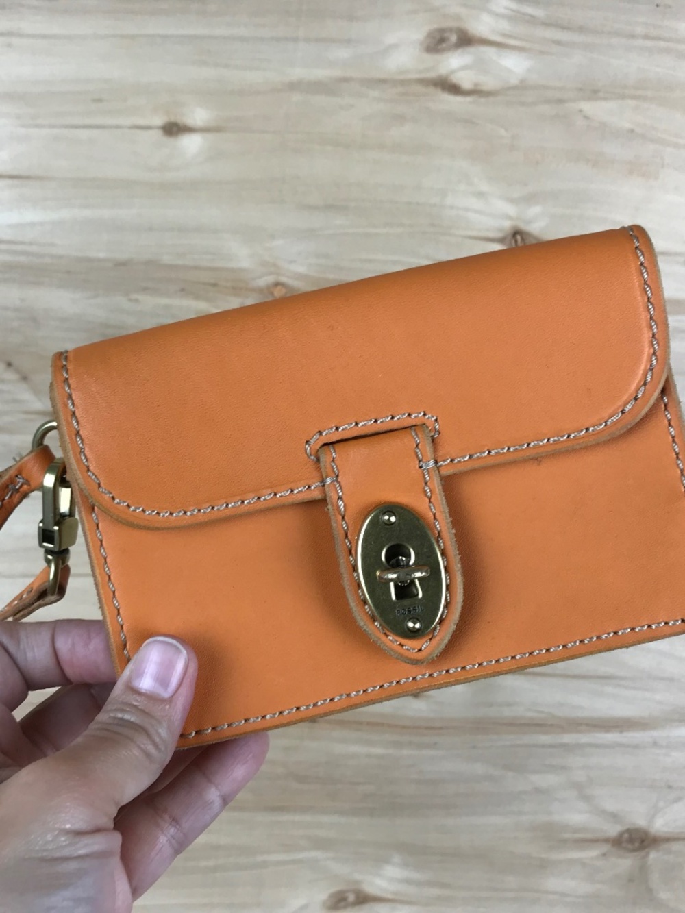 FOSSIL Austin Leather Wallet 6" x‎ 4" Turn-Lock Orange Leather EUC